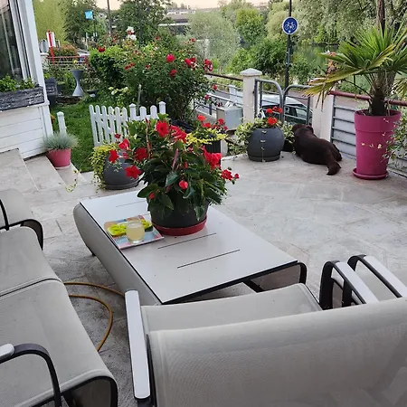 Les Pingouins De La Marne 2 Bed & Breakfast